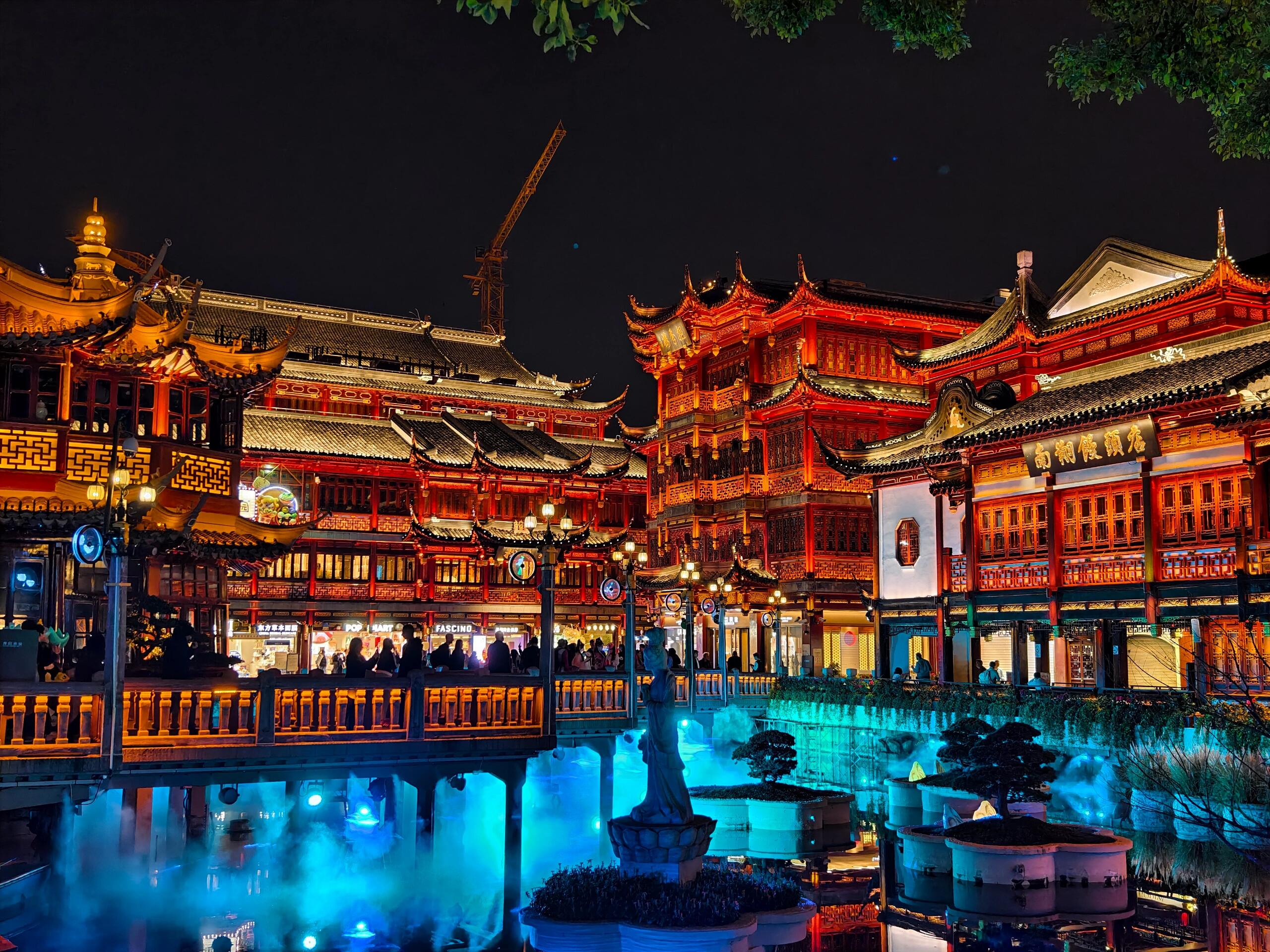 Shanghai Classic Day Tour: Yu Garden · The Bund · Huangpu River Cruise · Oriental Pearl Tower Night Tour