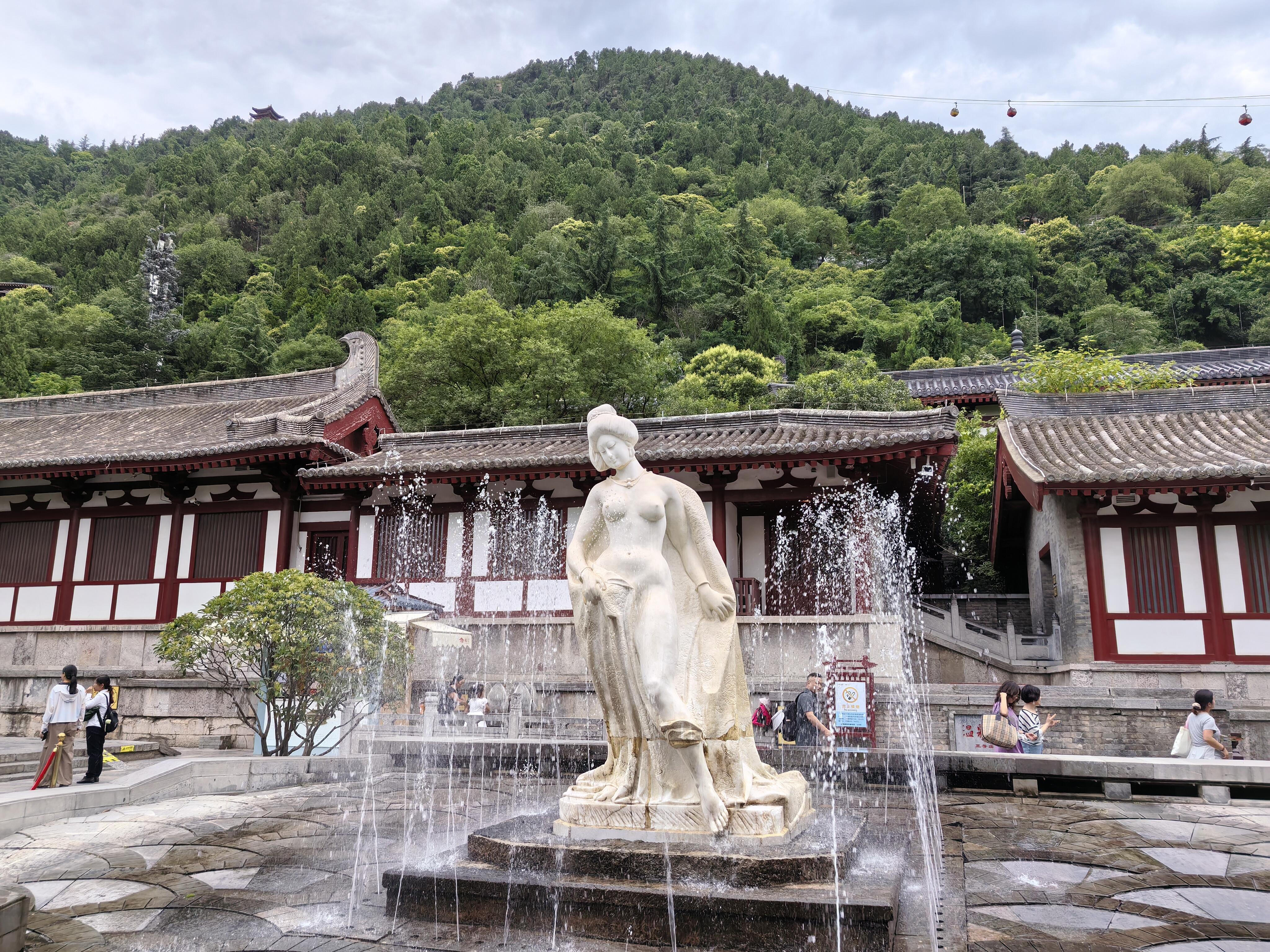 Huaqing Pool and Terracotta Warriors