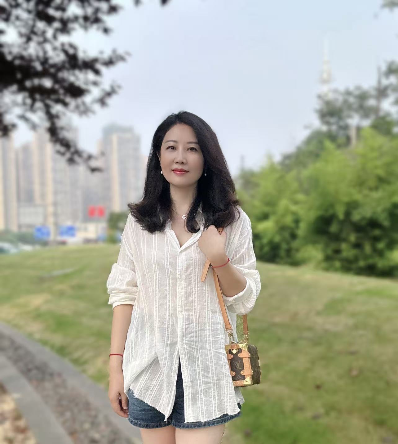 Mia Chen, Tour Coordinator